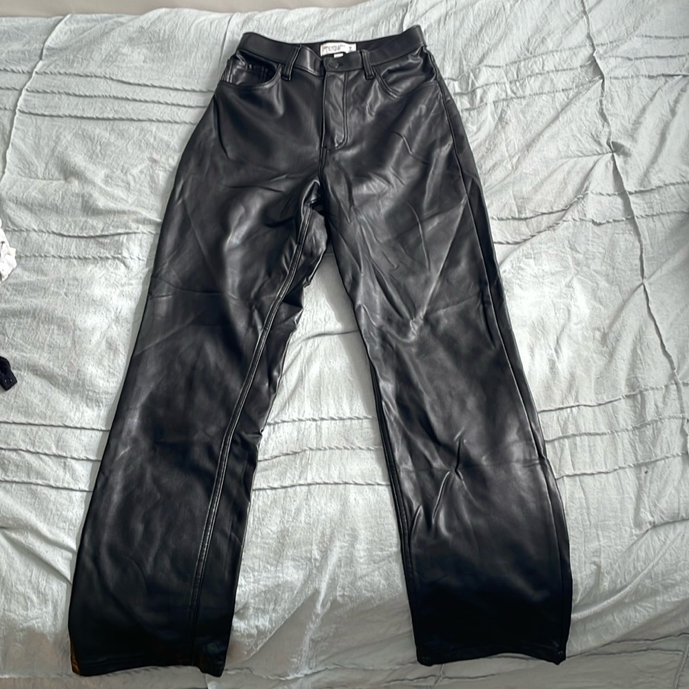 Abercrombie  90’s Straight Ultra High Rise